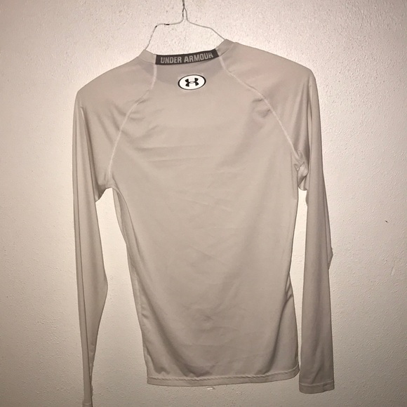 White under armor compression shirt - Picture 3 of 3